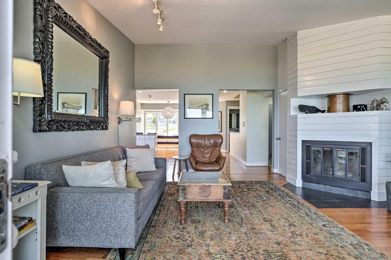 Lakefront Family Retreat With Grill Steps To Beach! Gary Екстер'єр фото